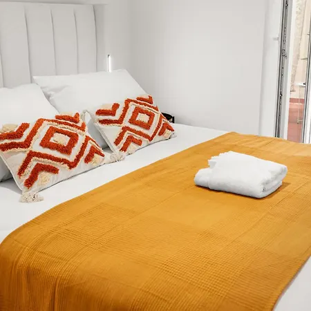 1d- Your Gateway To Lisbon, Walkable Streets, Local Flavours And Life Πανσιόν *