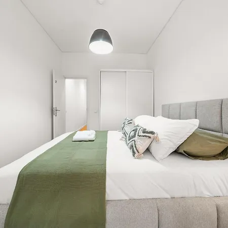 1d- Your Gateway To Lisbon, Walkable Streets, Local Flavours And Life Gasthuis Lissabon