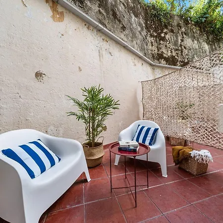 1d- Your Gateway To Lisbon, Walkable Streets, Local Flavours And Life Gasthuis *